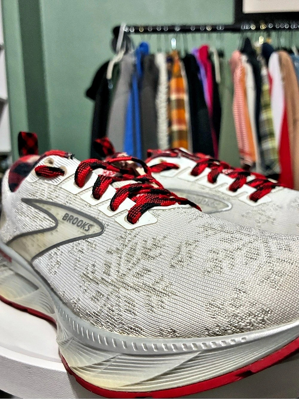 Brooks Levitate 6 Run Merry Women's Running Shoes White & Red US 6 B